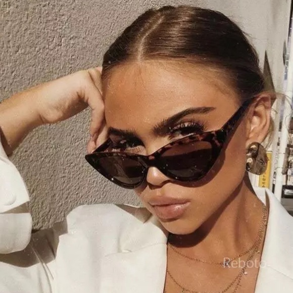 Vintage Cat Eye Leopard Tortoise Sunglasses - Picture 2 of 3